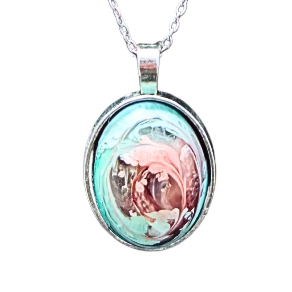 GEYSER Handmade Resin Petri Pendant Necklace