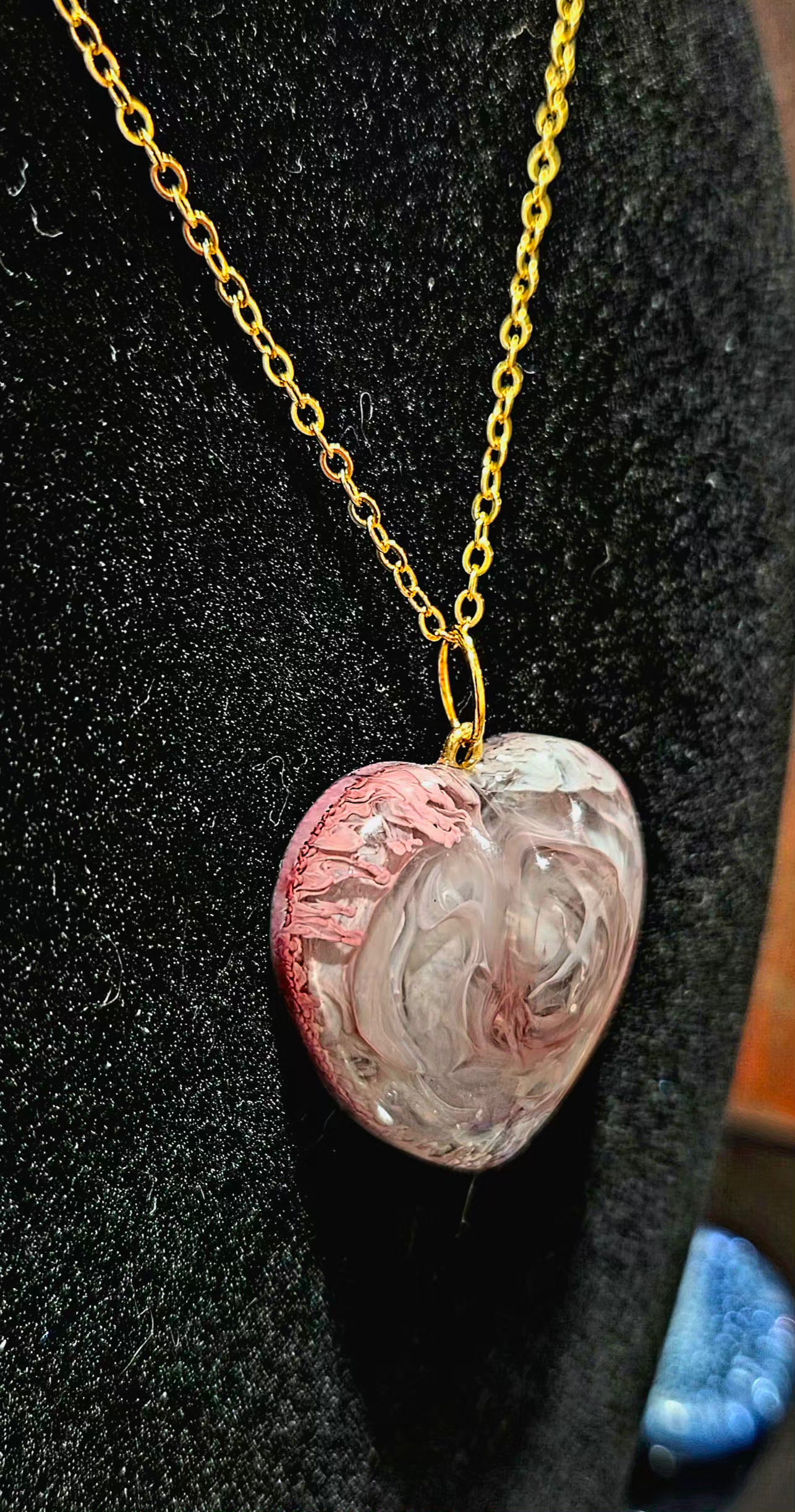 MOCHA Handmade Resin Petri Pendant Necklace